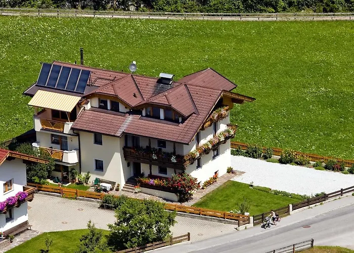 Haus Alpengruss ノイシュティフト・イム・シュトゥーバイタール