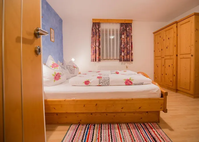 Haus Alpengruss * ノイシュティフト・イム・シュトゥーバイタール